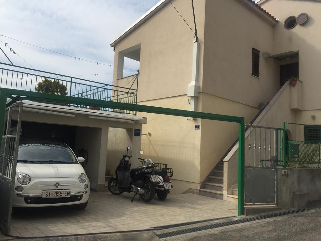 Apartments Ana+3 Σίμπενικ Εξωτερικό φωτογραφία