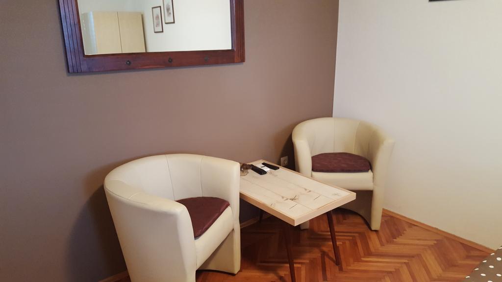 Apartments Ana+3 Σίμπενικ Εξωτερικό φωτογραφία